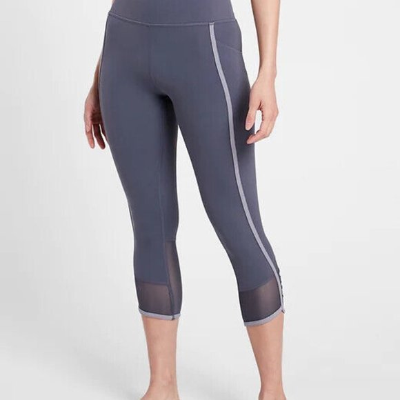 Athleta Small Legging Salutation Stash Pocket II Intention Capri-Medieval Violet - Picture 2 of 12